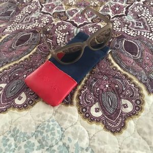 LeSpecs, perfect condition. Tan/grey color.